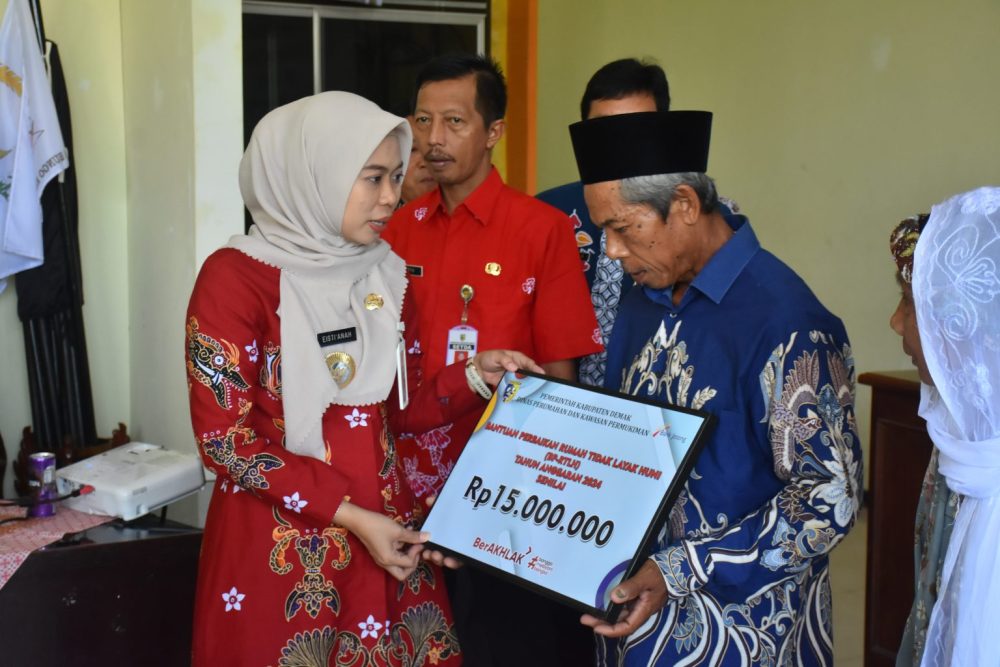 Bupati Demak Salurkan Bantuan RTLH di Empat Kecamatan