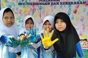SD Proyonanggan Simbolkan Perlindungan Anak Lewat Lima Jari
