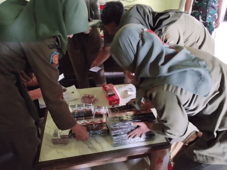 Petugas Gabungan Temukan Ribuan Batang Rokok Ilegal di Demak