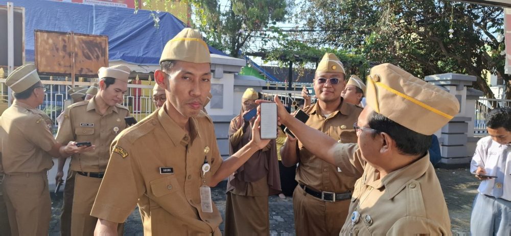Tindaklanjuti Larangan Judi Online, Kepala Diskominfo Kendal Sidak Handphone ASN