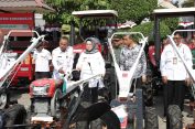 Terima Bantuan Alsintan, Ini Pesan Bupati Sukoharjo kepada Petani