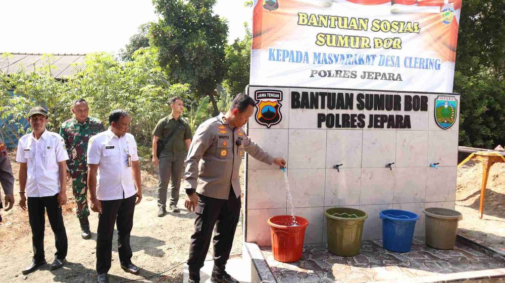 Senyum Bahagia Warga Desa Clering Dapat Bantuan Sumur Bor