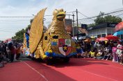 Karnaval Pembangunan Kabupaten Cilacap Dimeriahkan Ratusan Mobil Hias