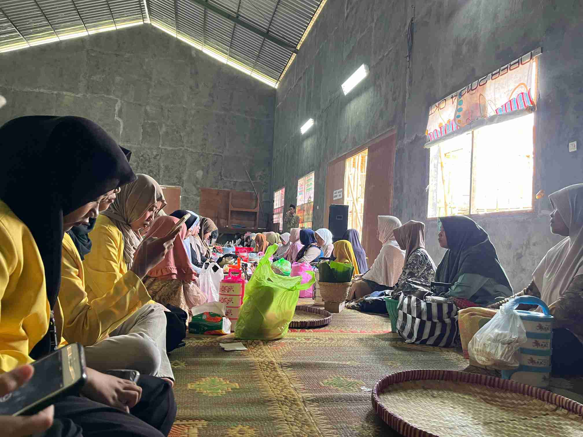 Mahasiswa KKN Unnes Ikut Semarakkan Sedekah Bumi Gamasan