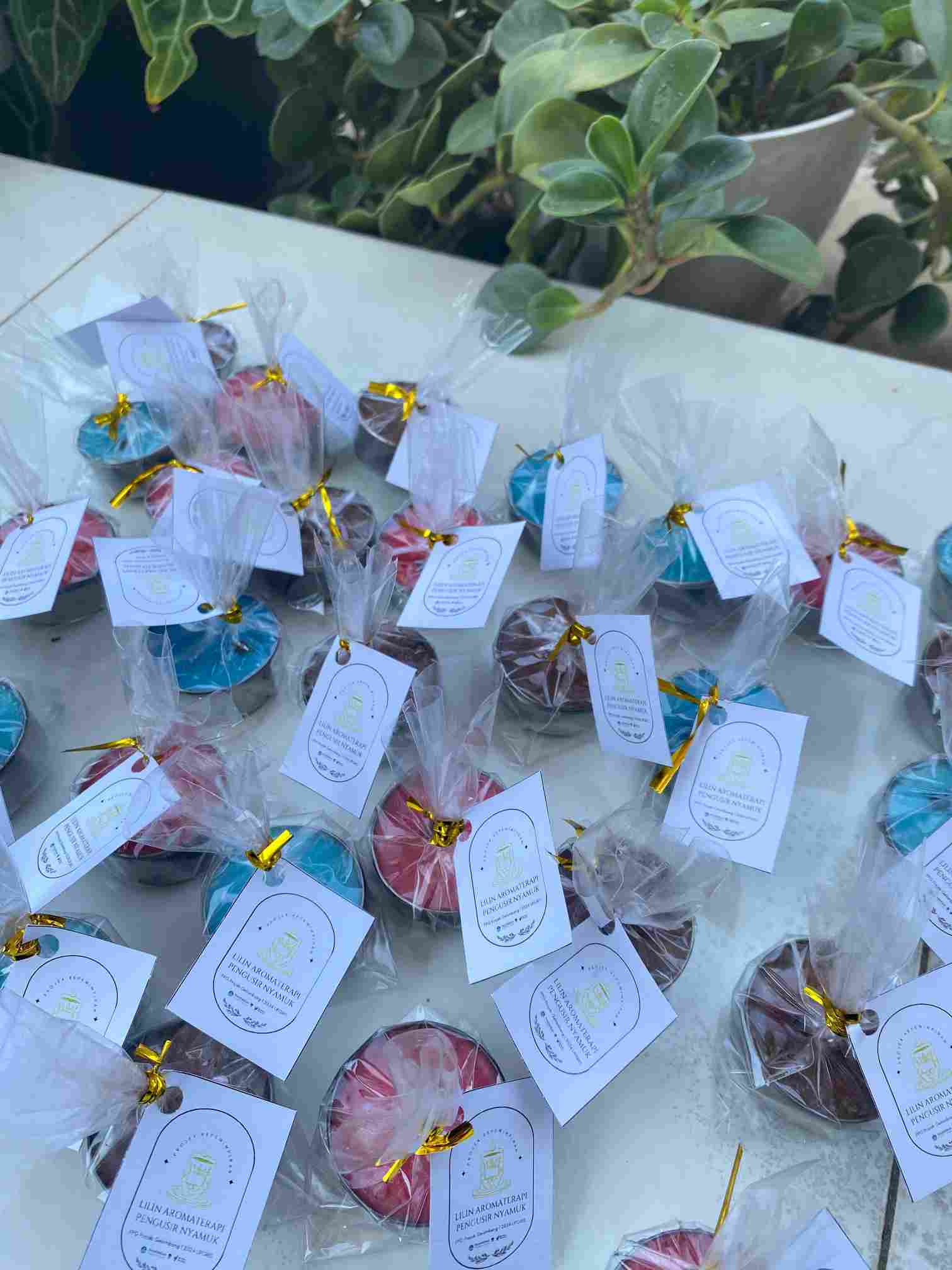 Produk lilin aromaterapi yang berasal dari jelantah