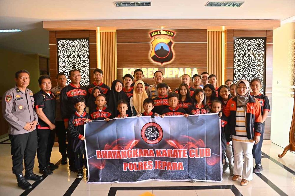 Lepas Atlet Bhayangkara Karate Club, Ini Pesan Kapolres Jepara