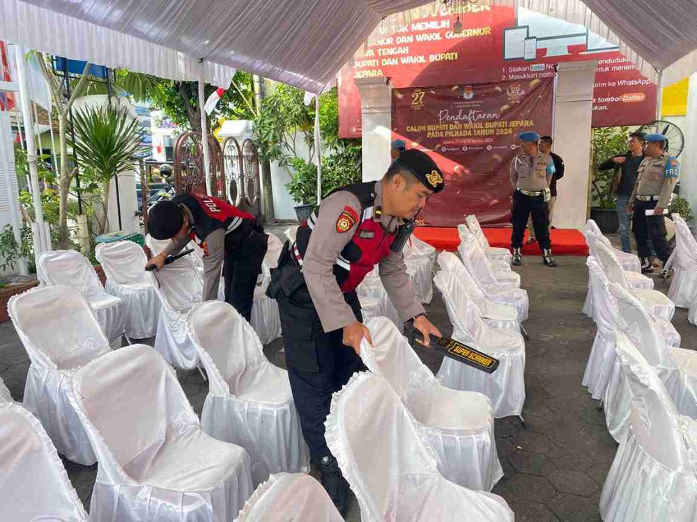 Polres Jepara Lakukan Penebalan Pengamanan di Kantor KPU Hingga Bawaslu Jepara