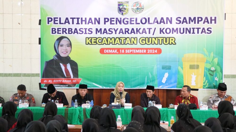 Bupati Demak Ajak Para Santri Peduli Pengolahan Sampah