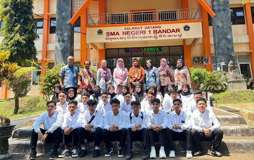 Gandeng BIPTAK Disperindag Jateng, Alumni SMAN 1 Bandar Siap Kerja