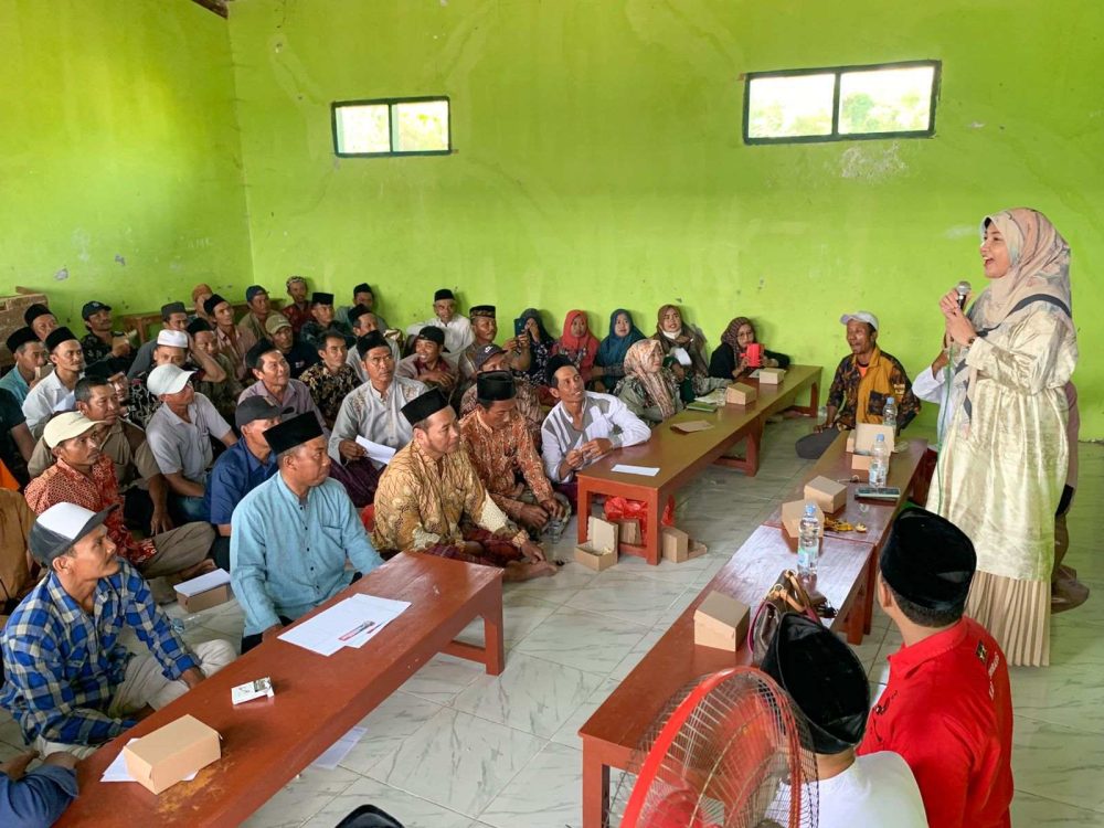 Kunjungi Posko Pemenangan, Mbak Vivit Disambut Antusias Ribuan Warga
