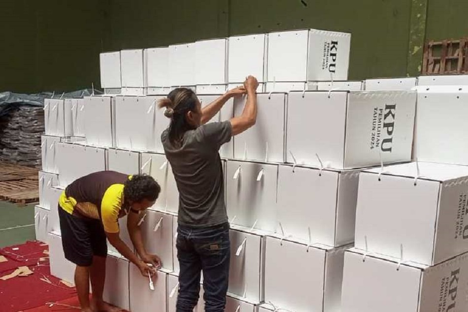 KPU Temanggung Selesai Rakit Kotak Suara Pilkada