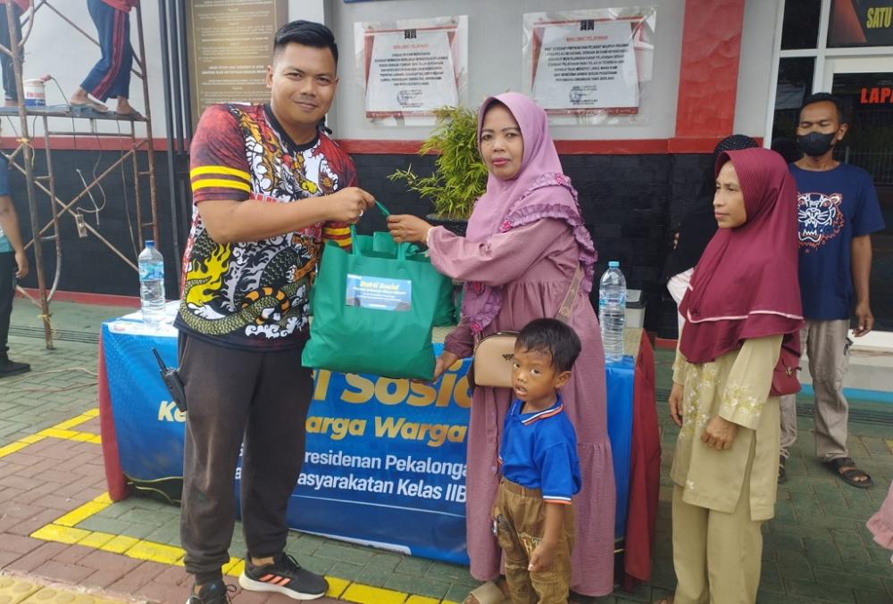 Pererat Silaturahmi, Keluarga WBP Lapas Batang Dapat Paket Sembako