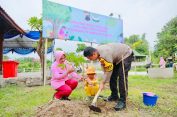 Edukasi Cinta Lingkungan Sejak Dini, Anak TK Bhayangkari Tanam Puluhan Bibit Pohon