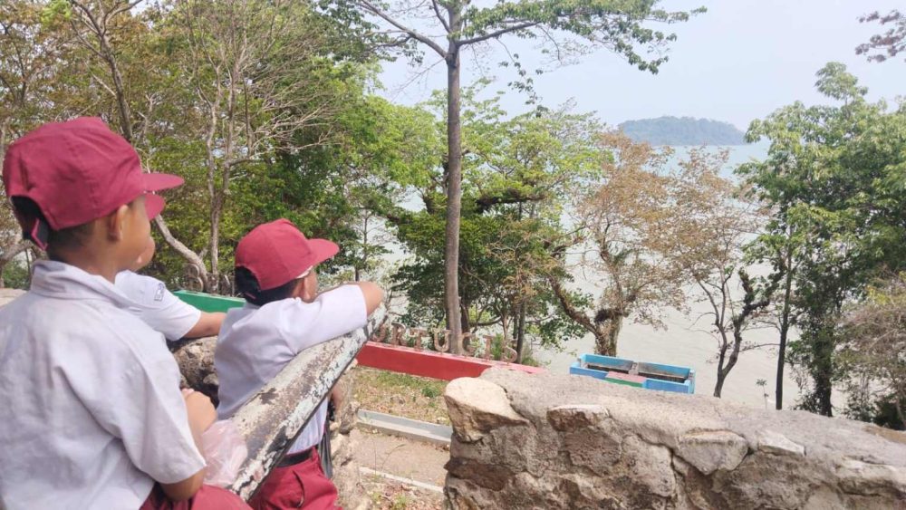 Kenalkan Siswa SD pada Cagar Budaya Benteng Portugis