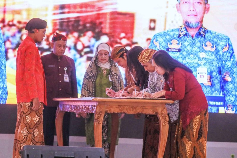 Lantik Pejabat Fungsional, Sumarno : Tingkatkan Layanan, Jangan Anti Kritik