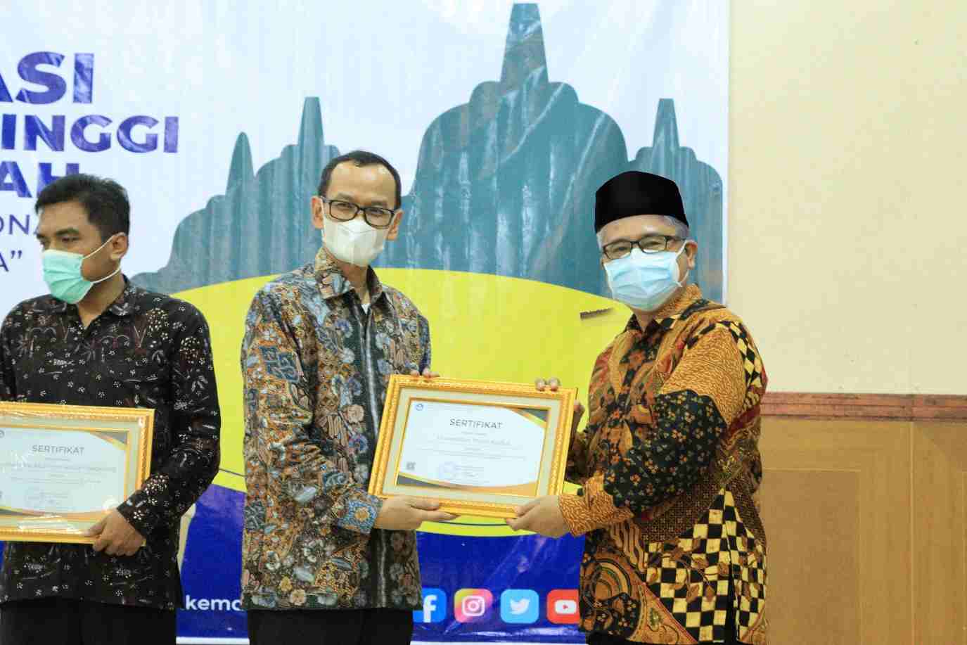Laporan Tahunan Universitas Muria Kudus 2021: Penguatan kelembagaan Berbasis Good University Governance