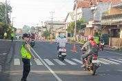 Intip Aksi Polwan Cantik Polres Jepara Saat Pengaturan Lalu Lintas Pagi Hari