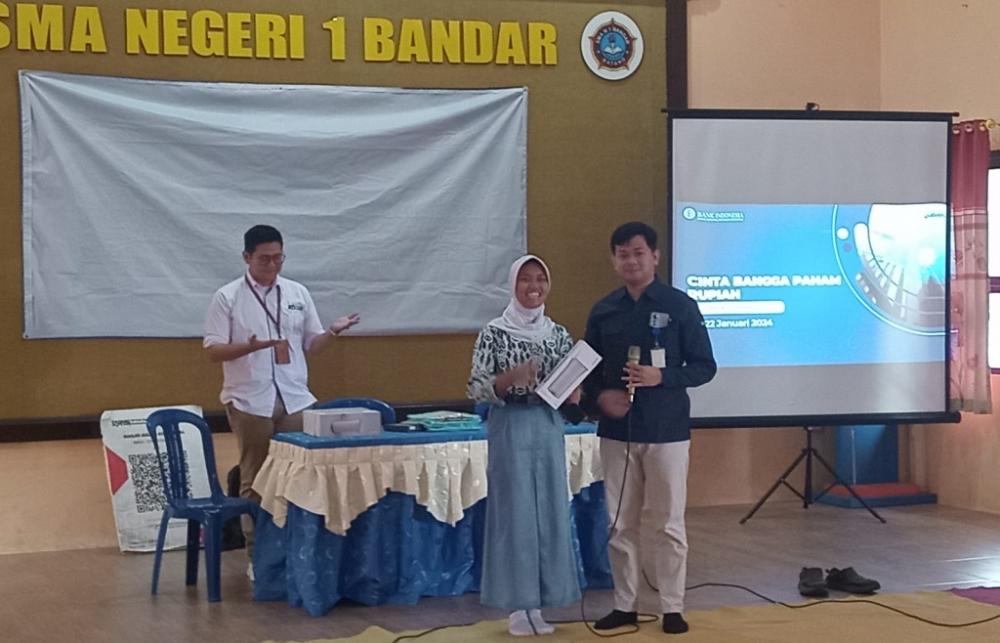 Bank Indonesia Berikan Edukasi Pelajar SMA Negeri 1 Bandar