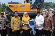 Kabupaten Pekalongan Terima Bantuan Ekskavator dari Kemensos RI