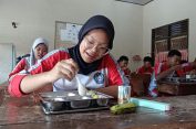 Makan Bergizi Gratis, Siswa SMPN 3 Batang Bawa Bekal Sambal