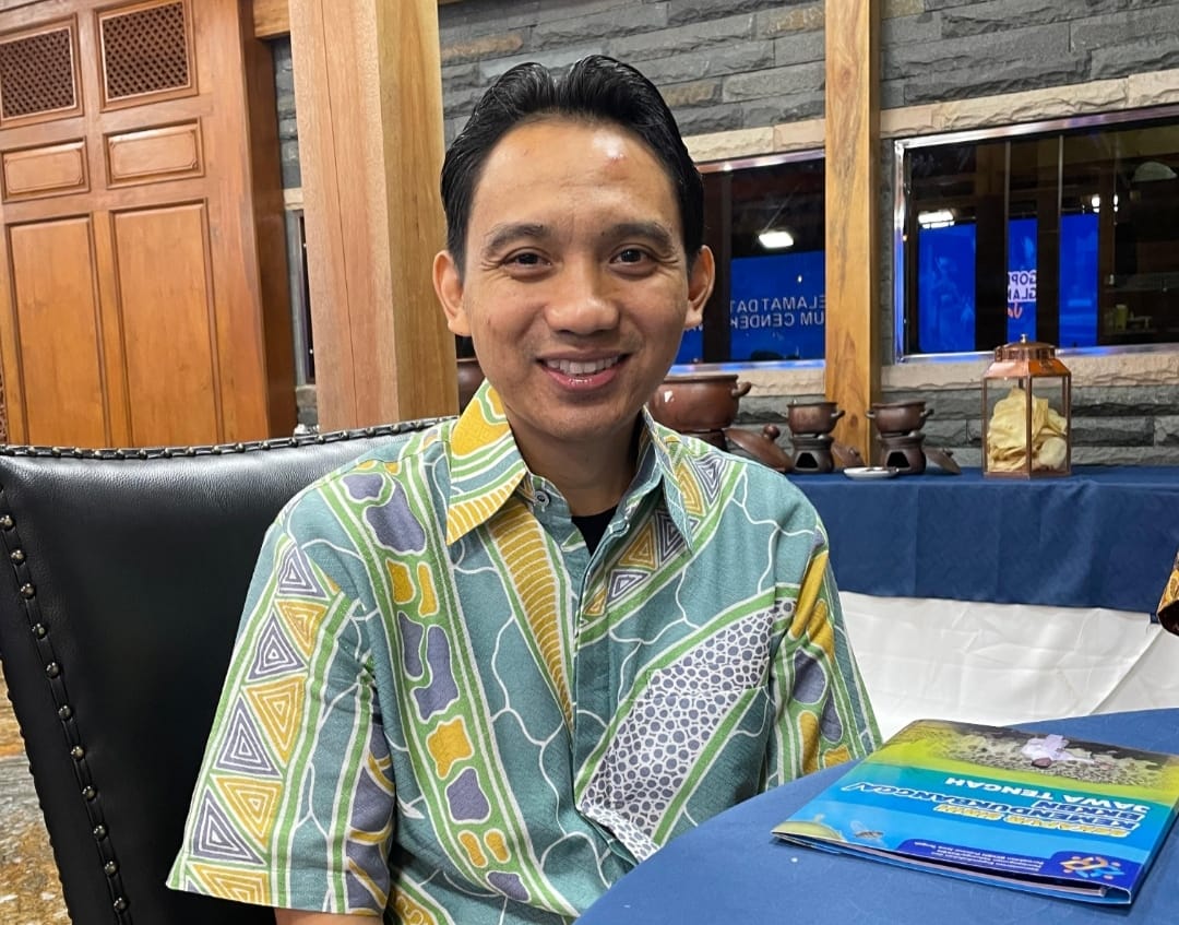 Sarung Batik dan Semangat Tri Sakti Bung Karno