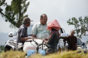 Gagal Panen Akibat Banjir, Sujarwanto Berikan Bantuan ke Masyarakat Terdampak