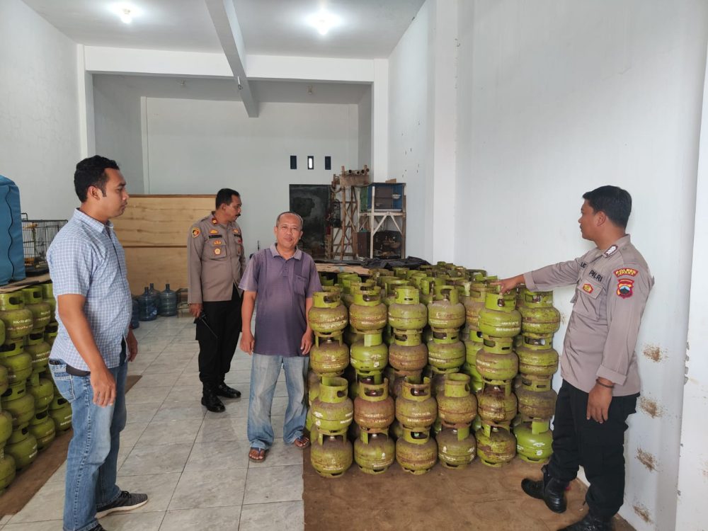 Antisipasi Kelangkaan, Polres Jepara Monitoring dan Cek Ketersediaan LPG 3 Kg di Agen, Kios hingga Warung