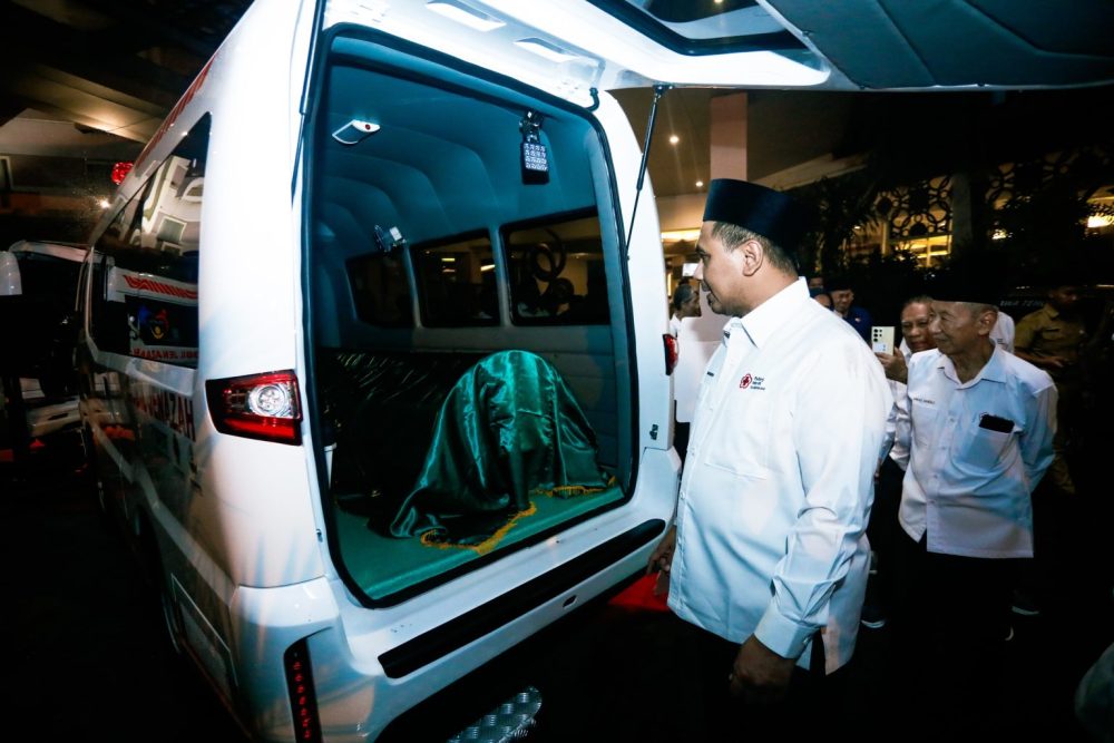 Wagub Jateng Taj Yasin Luncurkan 2 Unit Mobil Jenazah Gratis untuk Masyarakat