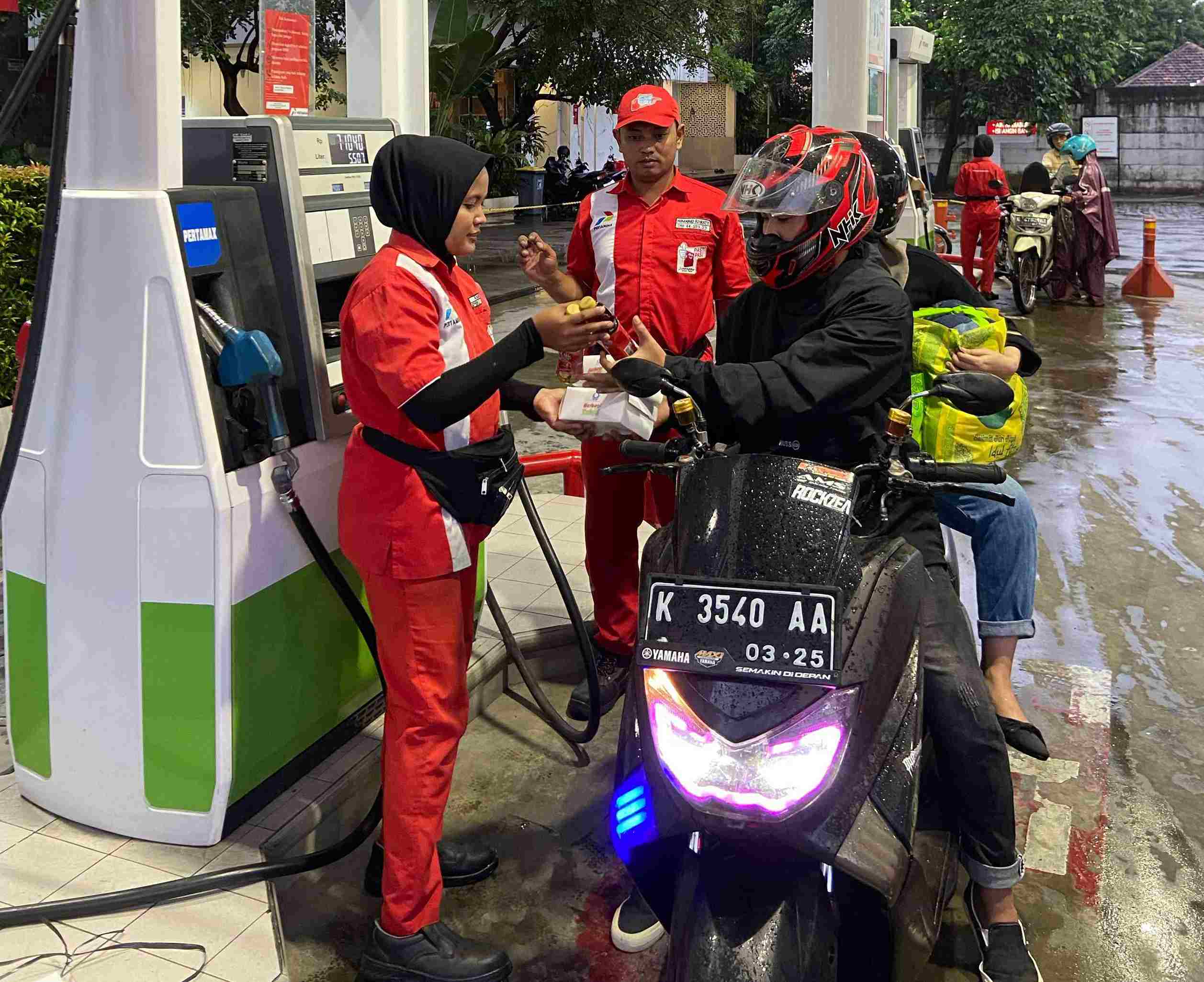 Hiswana Migas Peduli, 15.000 Takjil Sambut Pemudik dan Donasi Rp 100 Juta untuk Anak Yatim