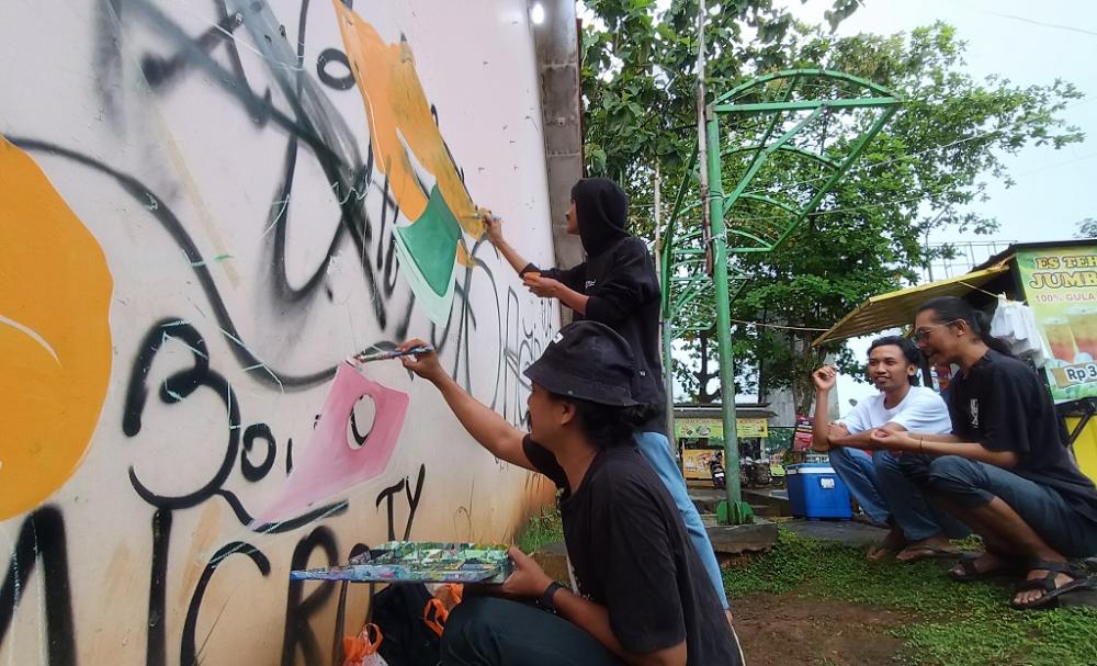 Terasvara Ngamalsik Ajak Warga Berekspresi Sambil Beramal