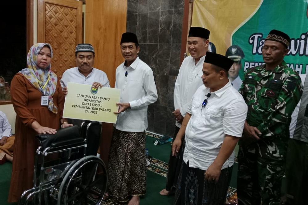 Pemkab Berikan Bantuan Warga Kurang Mampu dan Dukungan Industrialisasi Batang