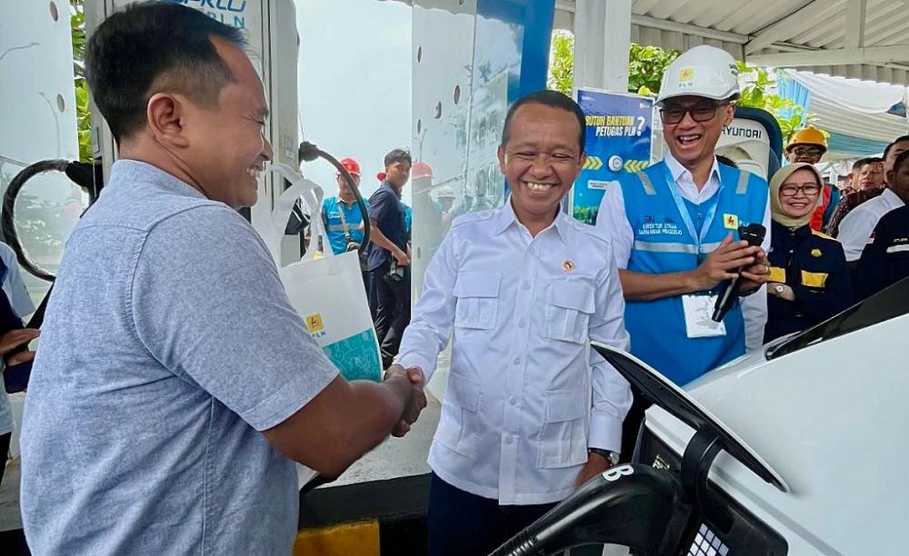 Sambut Pemudik Mobil Listrik di Jateng, Dirut PLN Tingkatkan SPKLU 7,5 Kali Lipat