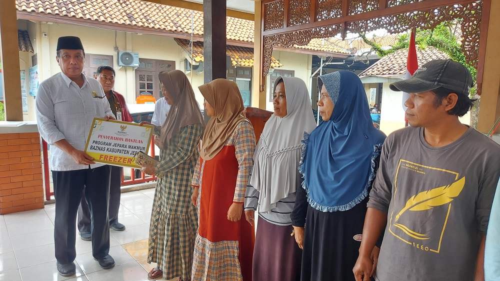 Baznas Jepara Salurkan Zakat Produktif kepada 61 Mustahik