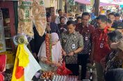 Pantau Harga dan Stok Sembako, Gubernur Jateng dan Bupati Jepara Blusukan Pasar Pecangaan