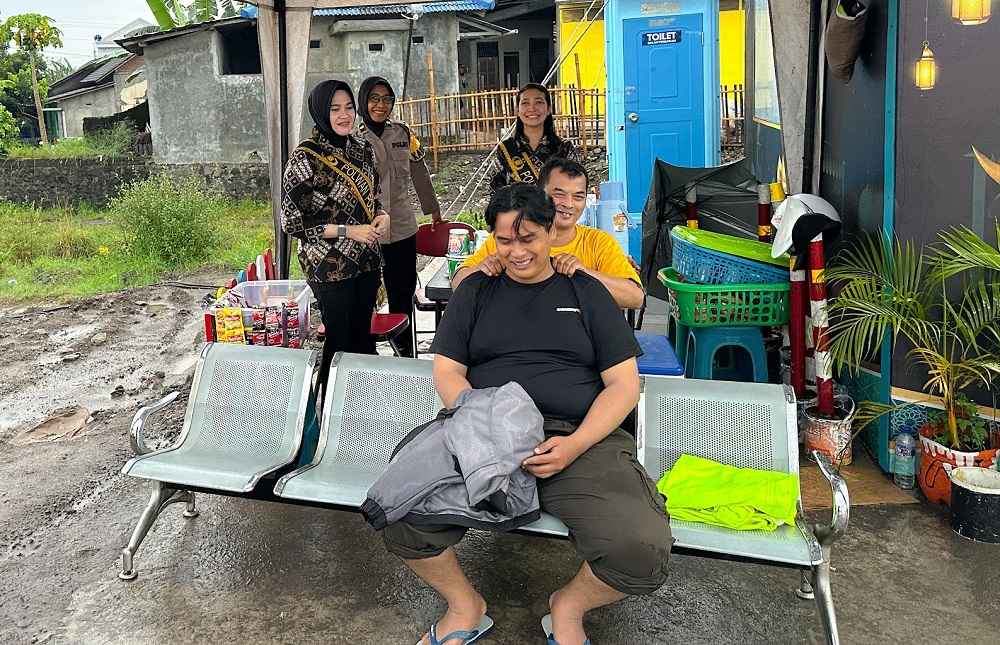 Mobil Ayem Polres Klaten Hadirkan Layanan Pijat dan Snack Gratis bagi Pemudik
