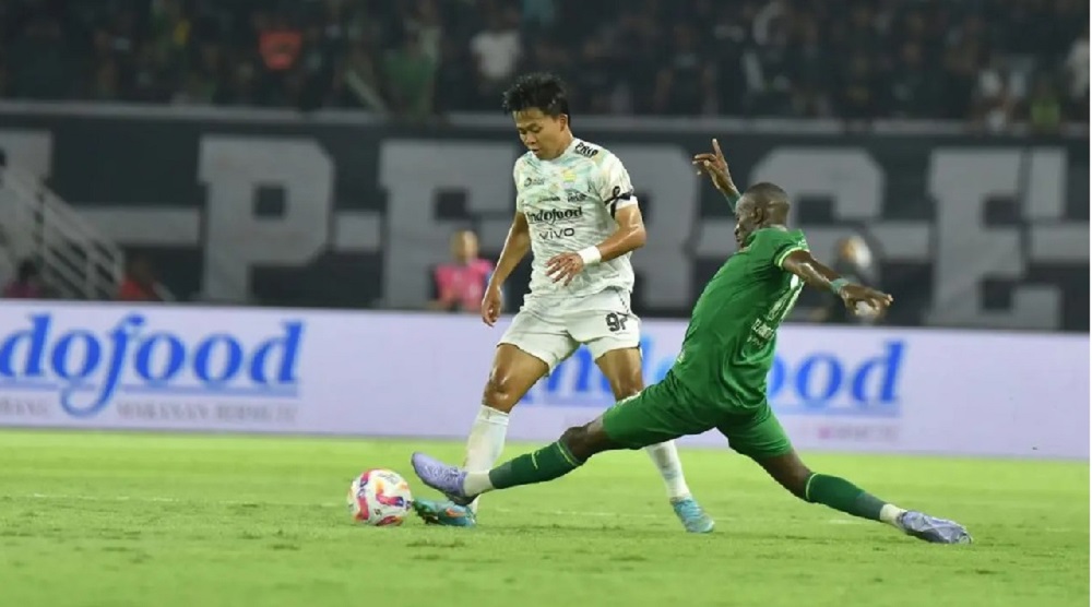 Tekuk Persib Bandung, Persebaya Buat Persaingan Papan Atas Makin Panas