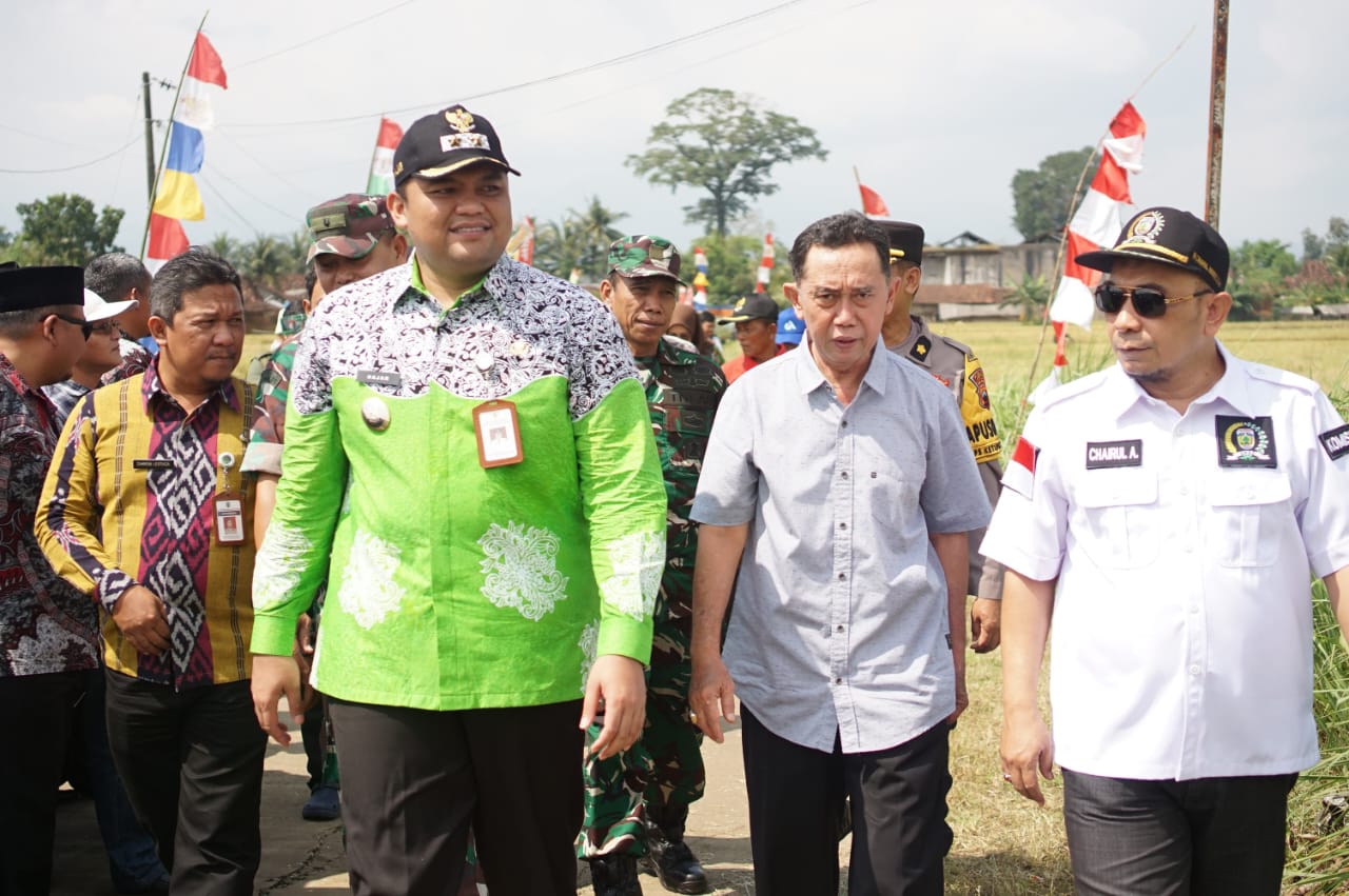 Gus Wabup Jepara Ikut Panen Raya Serentak Bersama Presiden, Petani Bersyukur Harga Gabah Naik