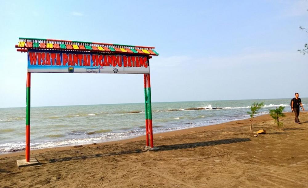 Bupati Batang Bakal Rombak Wajah Pantai Sigandu
