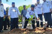 Kemenag Batang Tanam 1.000 Pohon Matoa
