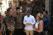 Wamen Giring Menari Bersama Anak Desa, Siap Wujudkan Gamelan