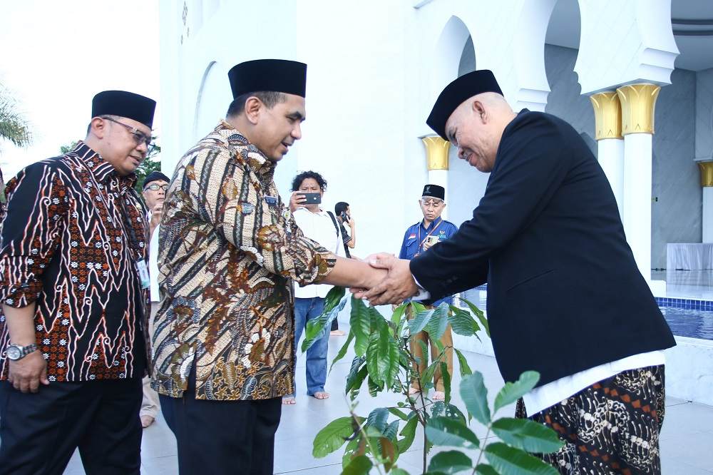 Launching Gerakan 1 Juta Pohon Matoa, Gus Yasin: Ini Simbol Bangsa yang Kuat dan Manis