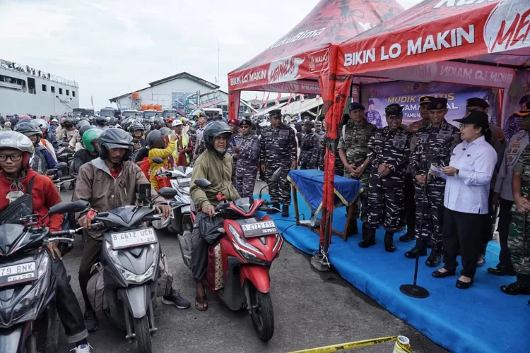 Wali Kota Semarang Sambut Hangat Pemudik Kapal Perang di Pelabuhan Tanjung Mas