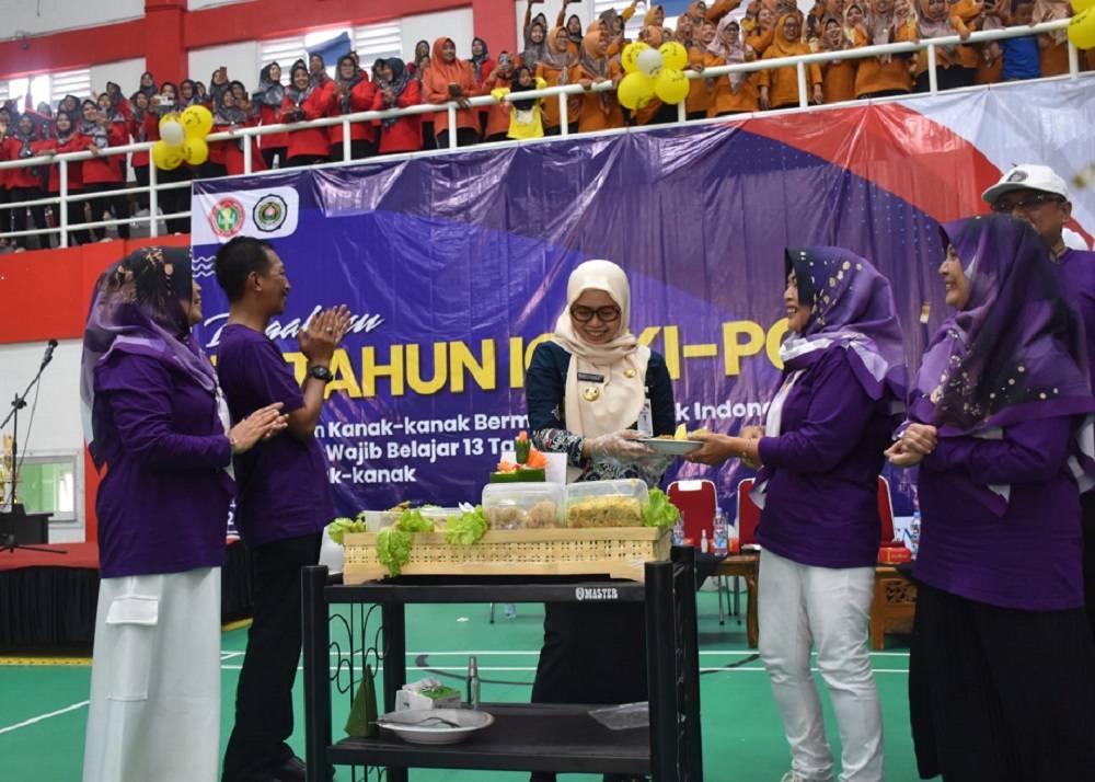 Bupati Eisti’anah Tekankan Martabat Guru TK sebagai Penentu Generasi Hebat