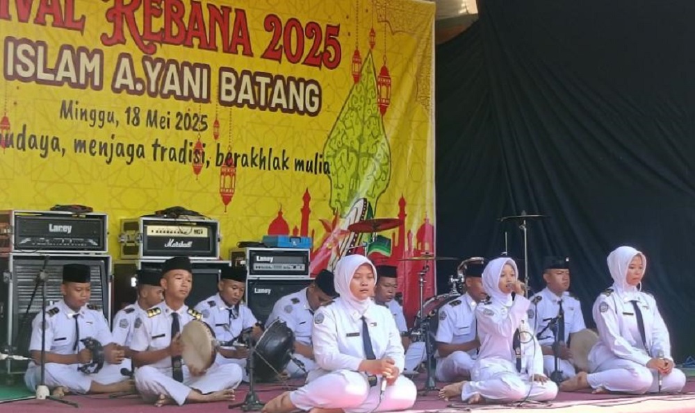 Pelajar di Batang Gemakan Seni Rebana