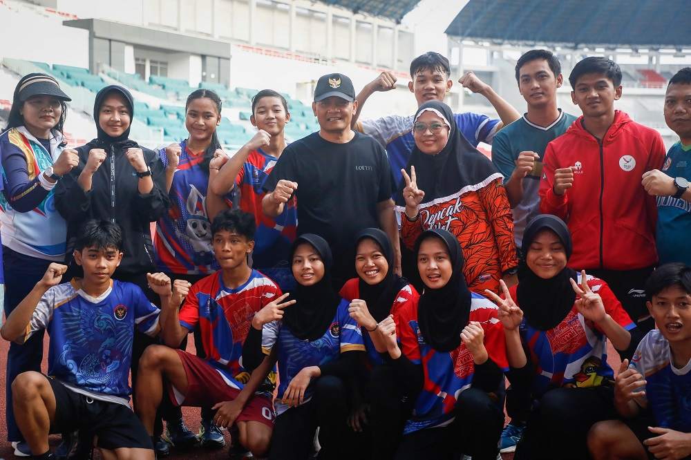 Gubernur Ahmad Luthfi Sambangi Pemusatan Latihan Atlet Jateng di Stadion Jatidiri