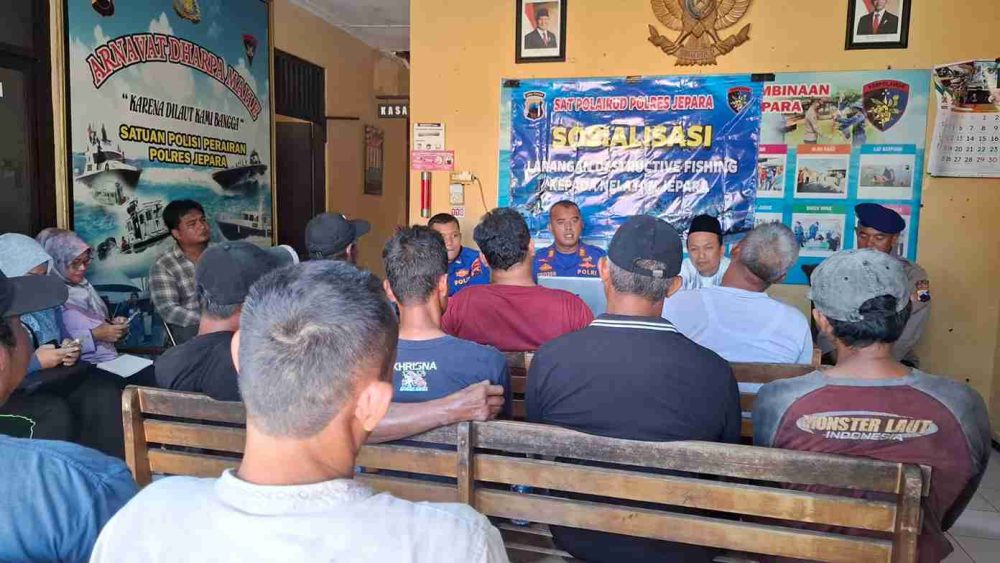 Polisi di Jepara Sosialisasikan Bahaya “Destructive Fishing” kepada Nelayan