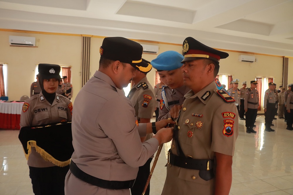 Pimpin Sertijab Kasiwas dan Kapolsek, Ini Pesan Kapolres Klaten