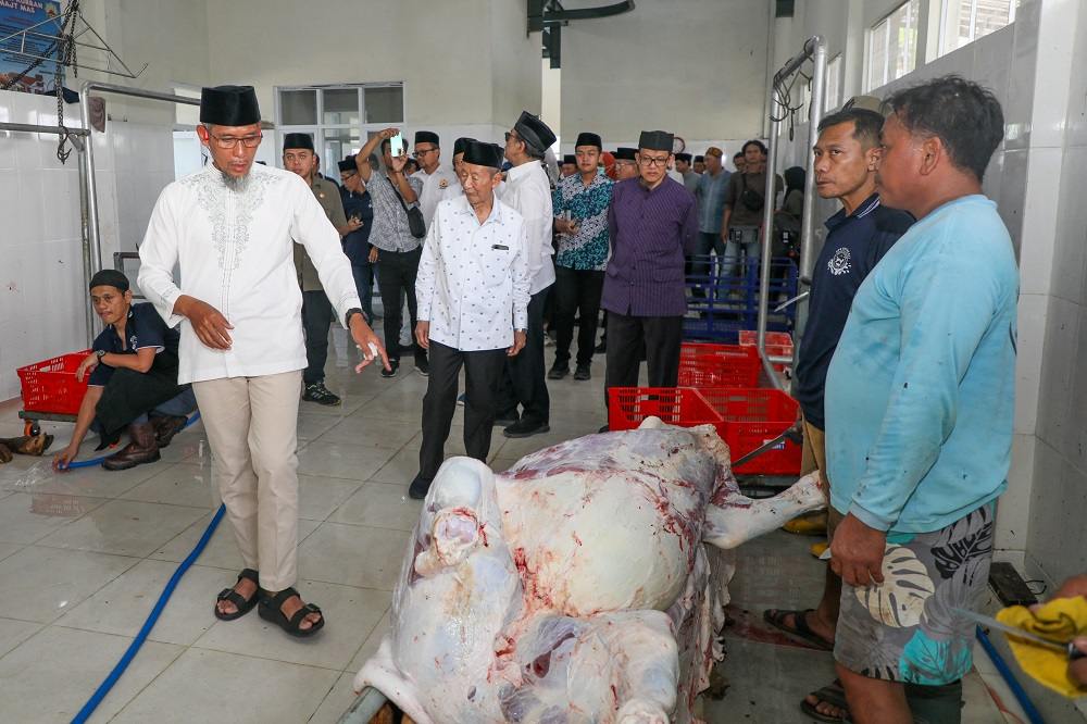 Mudahkan Distribusi, Baznas Jateng Olah 116 Sapi Kurban Jadi Kornet
