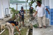 Pelabuhan Kotor, Pemdes Karimunjawa Gerak Cepat Lakukan Aksi Bersih Sampah 