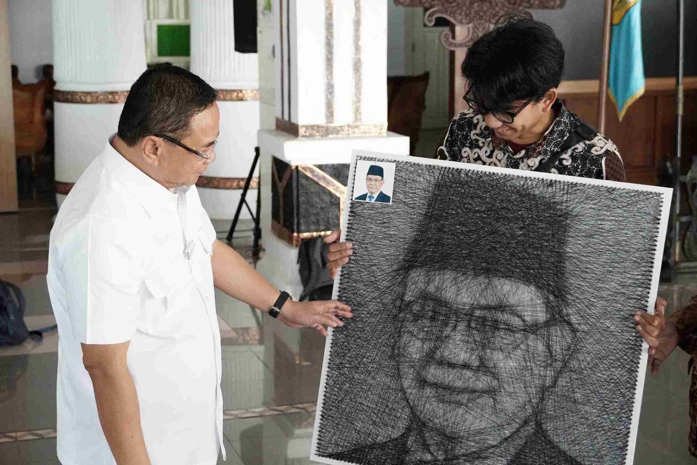 Bupati Pati Terima Lukisan Benang, Dukung Ekonomi Kreatif Tembus Nasional